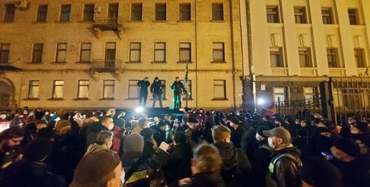 Ukrayna’da, Poroşenko destekçileri Başkanlık binasını basmaya çalıştı