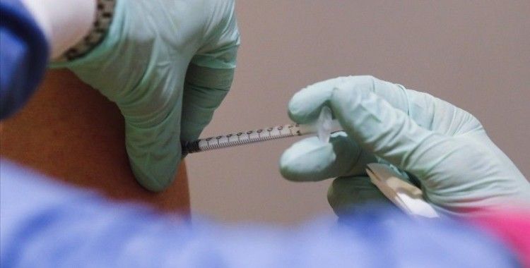 Almanya'da aşı zorunluluğu getirilmesi tartışılıyor