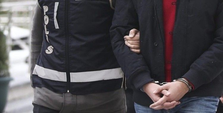 İzmir'de FETÖ'ye yönelik operasyonda 31 şüpheli yakalandı
