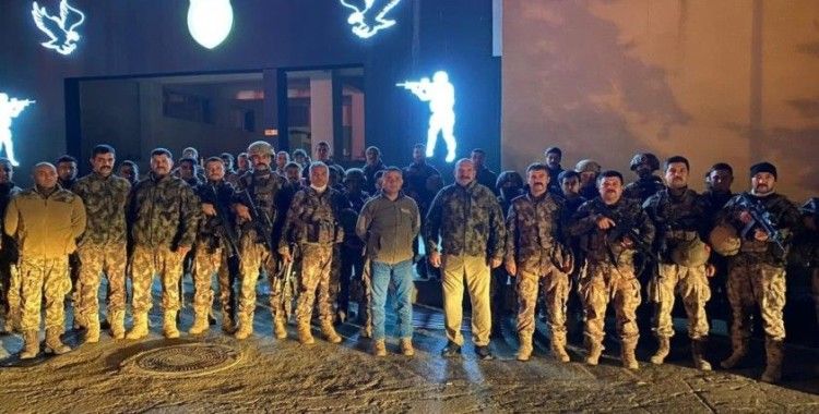 Fırat Kalkanı bölgesinde görevli özel harekat polisler Siirt'te döndü