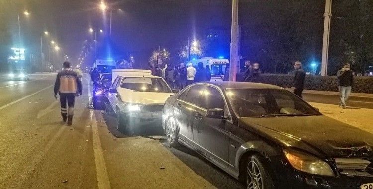 Kayseri’de 5 araçlı zincirleme trafik kazası: 3 yaralı