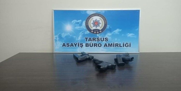 Tarsus'taki asayiş uygulamasında 11 silah ele geçirildi
