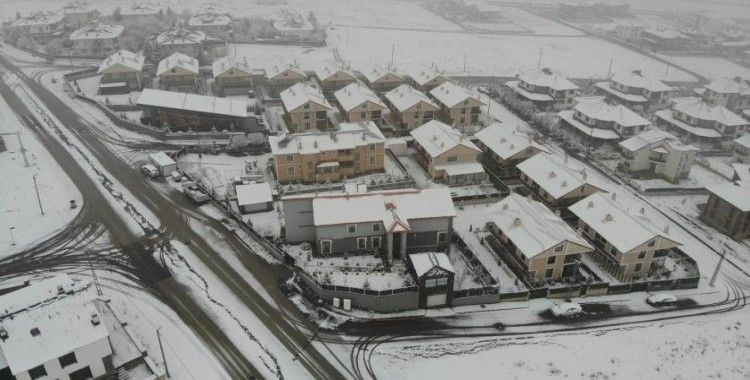 Erzurum karla kaplandı, manzarası mest etti