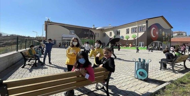 Elazığ'da yapılan depreme dayanıklı okullarda çocuk sesleri yankılanıyor