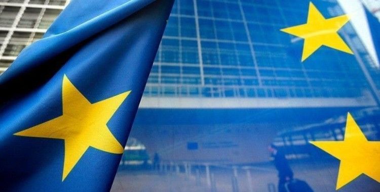 AB Komisyonu Bosna Hersek'i üyelik perspektifine dönmeye çağırdı