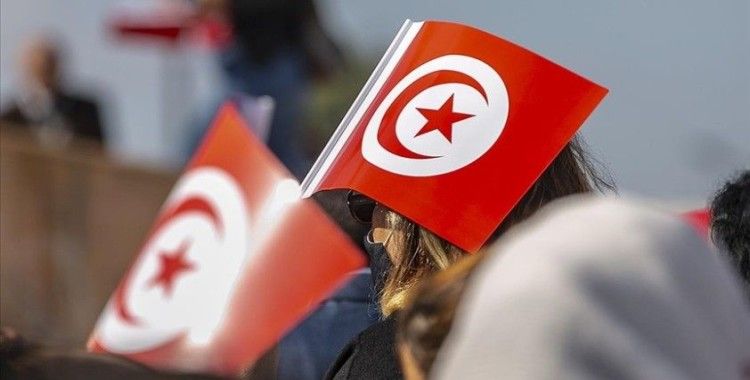 Tunuslu gazeteciler Cumhurbaşkanı Said'den 'istisnai durum' için süre sınırlaması istedi