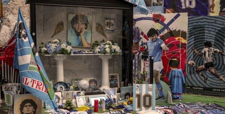 Futbol efsanesi Maradona vefatının 1. yılında anılıyor