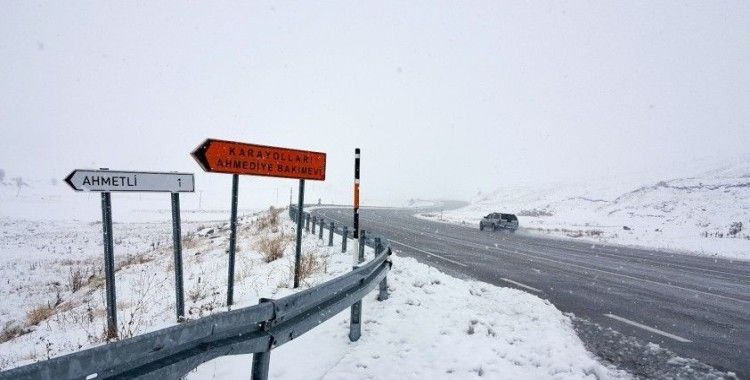 Erzincan'ın yüksek kesimlerinde kar ve sis etkili oluyor