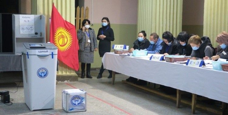Kırgızistan'da parlamento seçimlerine katılım oranı yüzde 33'de kaldı