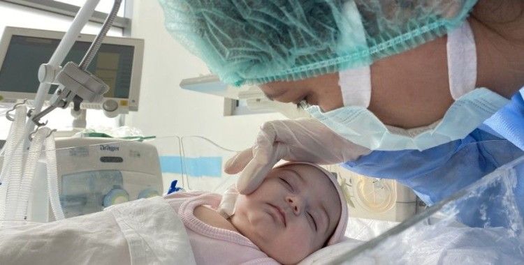 2 aylık Ecrin bebeğe hayat veren 'kalp' ameliyatı