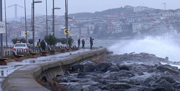 İstanbul'da fırtınada can kaybı 4'e yükseldi