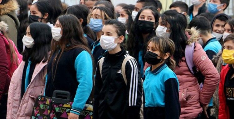 'Çocuklarda gribal enfeksiyon arttı, okullarda mutlaka maske takılmalı'