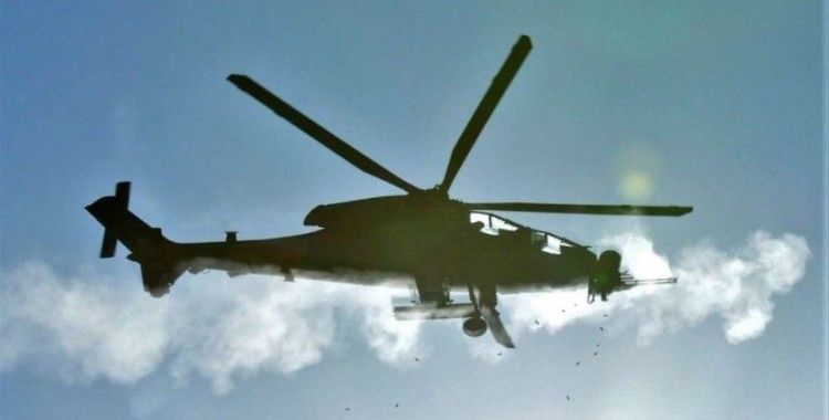 Azerbaycan ordusuna ait askeri helikopter tatbikat sırasında düştü