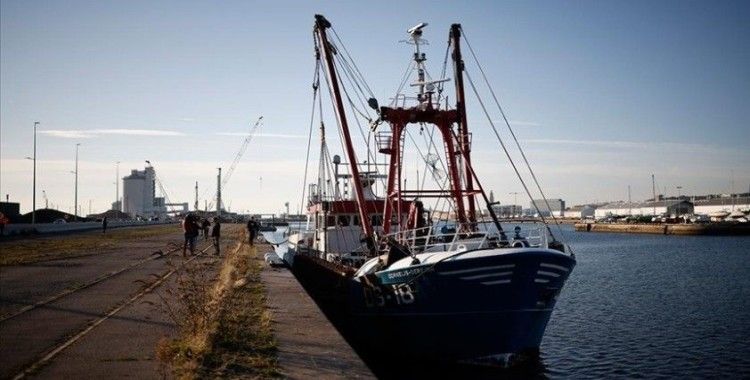 Fransa, balıkçılık krizinde İngiltere'ye misilleme tehdidini yineledi