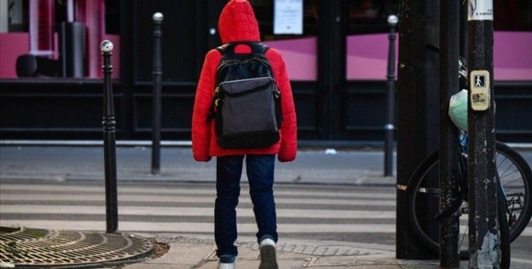 Fransa'da okullarda yaşanan 'akran zorbalığı' suç kapsamına alınıyor