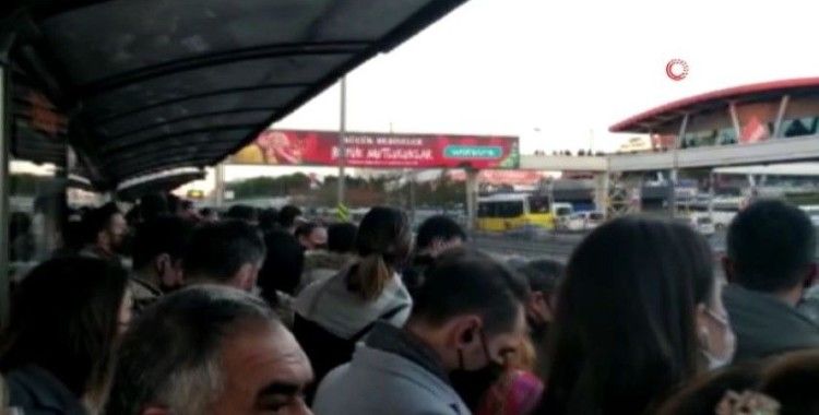 İstanbulluların metrobüs çilesi bitmiyor