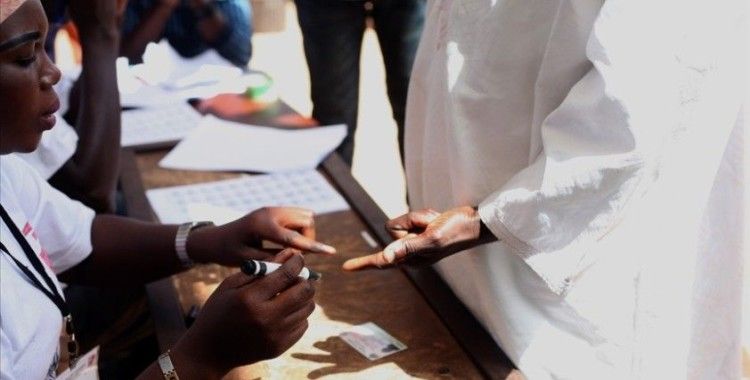 Gambiya yarın yeni cumhurbaşkanını seçecek