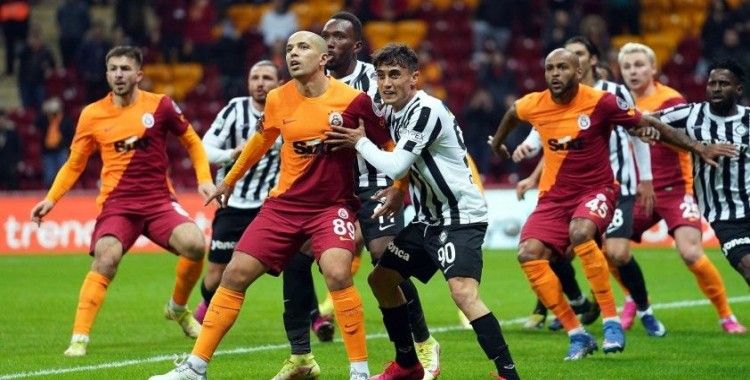 Spor Toto Süper Lig: Galatasaray: 1 - Altay: 1 (İlk yarı)
