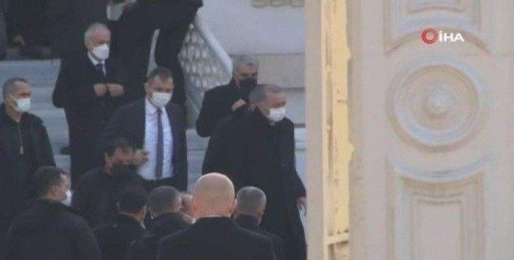 Cumhurbaşkanı Erdoğan, cuma namazını Yıldız Hamidiye Camii’nde kıldı