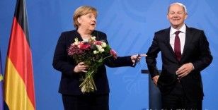 Merkel sonrasında Başbakan'a güven azaldı