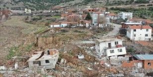 TOKİ heyelanda zarar gören İzmirli ailelere müstakil ev yapıyor