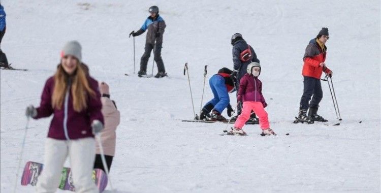 Uludağ'da kayak sezonu yarıyıl tatiliyle hareketlenecek