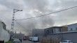 Pendik'te demir fabrikasında patlamanın ardından yangın çıktı