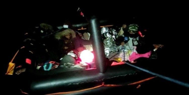 Çanakkale açıklarında 16 düzensiz göçmen kurtarıldı
