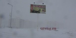 Kastamonu’da yoğun kar yağışı, kar kalınlığı 60 cm’yi geçti