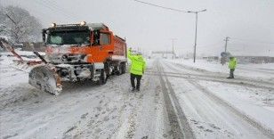 Karayolları Genel Müdürlüğü: 446 kar mücadele merkezinde 12 bin 645 personel ile kar mücadelesi çalışmaları yürütülmekte