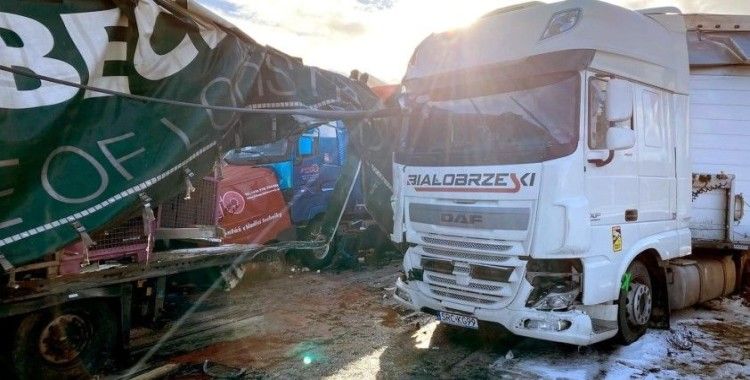 Çekya’da 36 aracın karıştığı zincirleme kaza