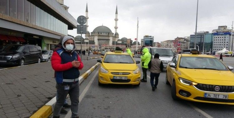 Taksim’de trafik denetiminde taksicilere ceza yağdı