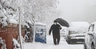 Ankara'nın yüksek kesimlerinde kar yağışı etkili oluyor