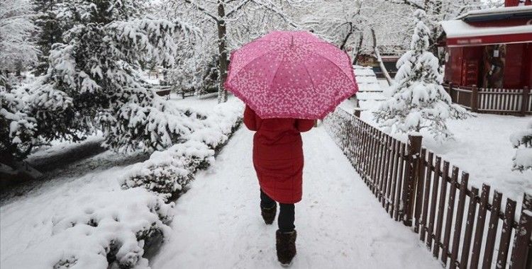 Birçok ilde hamile, engelli ve bebek sahibi kamu görevlilerine kar nedeniyle idari izin