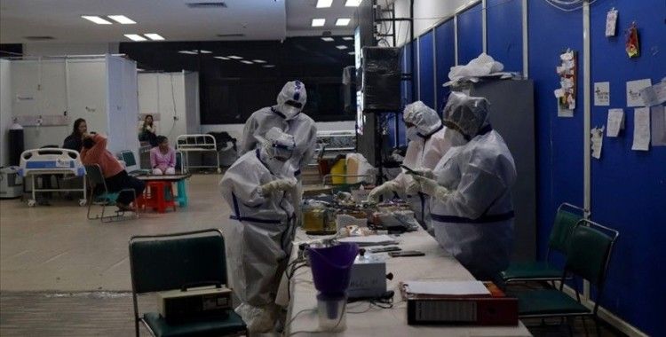 Hindistan'da Kovid-19 vakaları 300 binin üzerinde