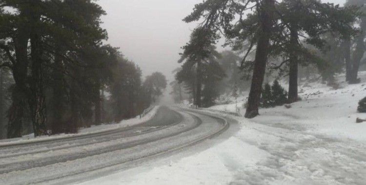 KKTC beyaza büründü