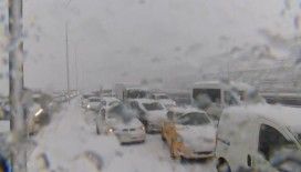 Küçükçekmece D-100'de trafik durdu