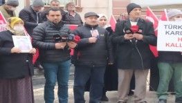 HDP İl Başkanlığı önündeki evlat nöbetine yeni katılımlar sürüyor