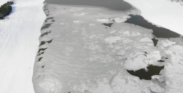 Sazlıdere gölü buz tuttu