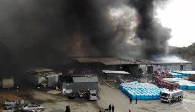 Kemerburgaz'da su dolum tesisinde yangın