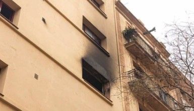 Barcelona'daki otel yangınında camdan atlayarak kurtuldular