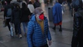 İspanya'da kapalı alanda maske kullanma zorunluluğu kaldırılıyor
