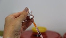 Kovid-19 aşı şişesinin içinden sivrisinek çıkması üzerine 764 bin 900 doz Moderna aşısı geri toplatıldı