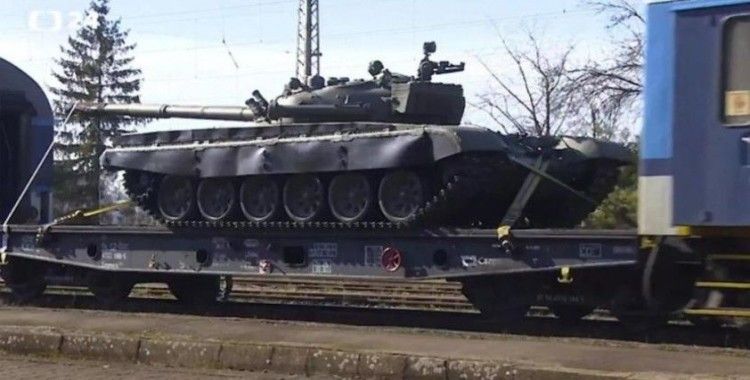 Polonya, Ukrayna'ya 200'den fazla tank gönderdi