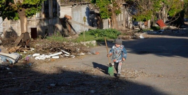 Ukrayna: Rusya'nın saldırılarında 225 çocuk öldü