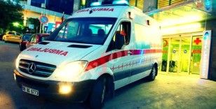 Tuzla’da taksi ile çarpışan cip devrildi: 2 yaralı