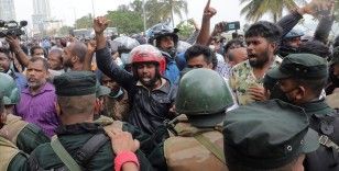 Sri Lanka'da orduya protestoculara ateş emri verildi