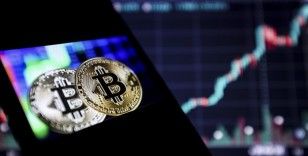 Bitcoin 10 ayın en düşük seviyesine geriledi