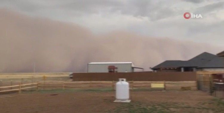 Teksas’ta dev kum fırtınası