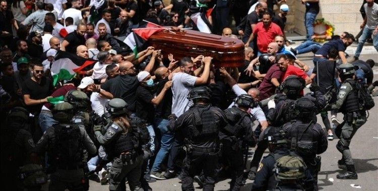 AB, Filistinli gazetecinin cenazesine İsrail polisinin müdahalesini kınadı